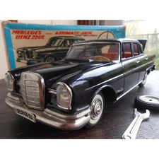 SSS International MERCEDES-BENZ 220S AUTOMATIC JACK Tin Toy Car Japan Very Good
