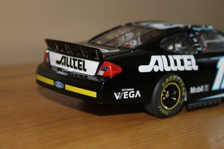 NASCAR 2002 1/24 Penske Racing Ryan Newman #12 Owner Series