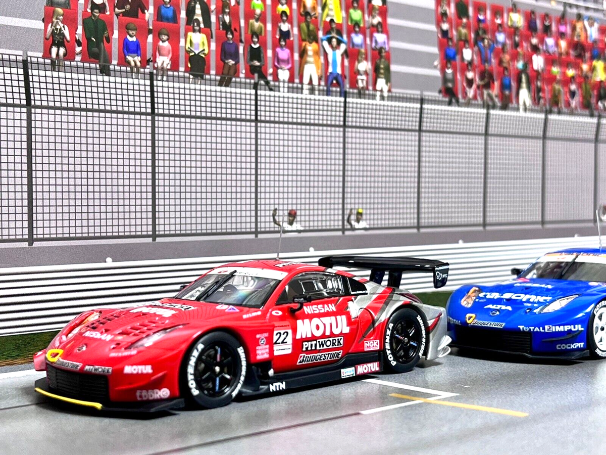 EBBRO 1/43 Super GT500 2005 CALSONIC IMPUL Z No. 12, NISMO MOTUL Z