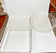2- VTG PYREX Baking Dishes 9" Pie Plate #209 & 8" Brownie Pan #222. USA!
