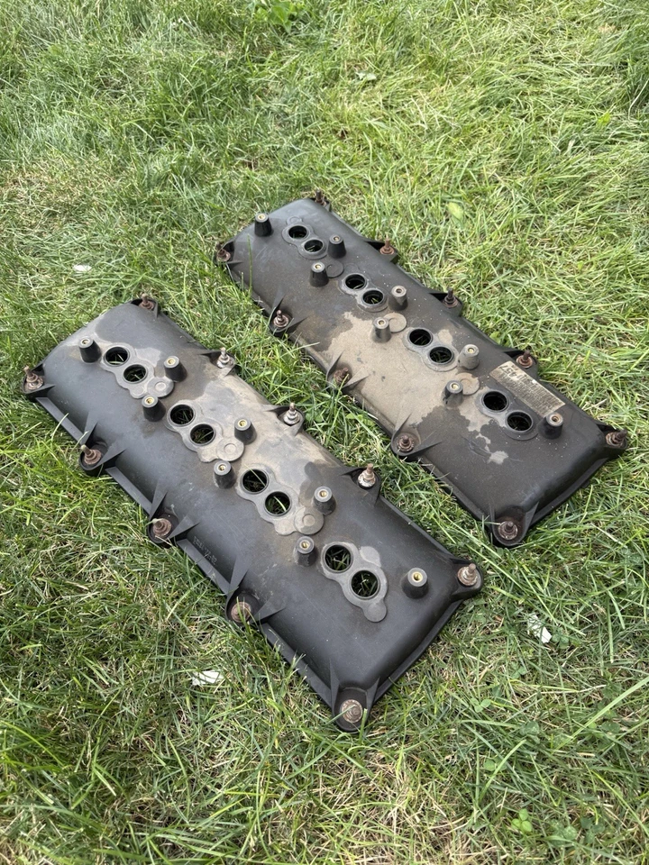 Cubiertas de válvula originales Mopar 5,7 L Chrysler HEMI Foto 2 de 3