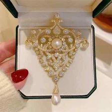 Luxury Freshwater Pearl Tassel Brooches for Women Elegant Vintage Pin