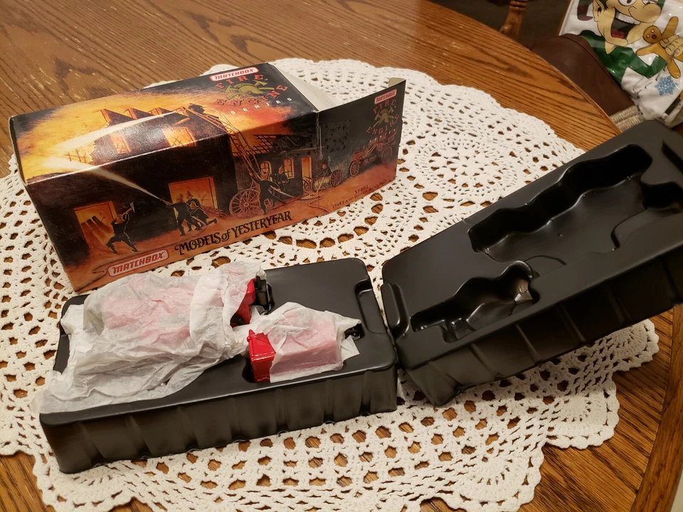 New Matchbox MOY1948 Land Rover Auxiliary YFE02 NEW in Box - Image 2 of 4