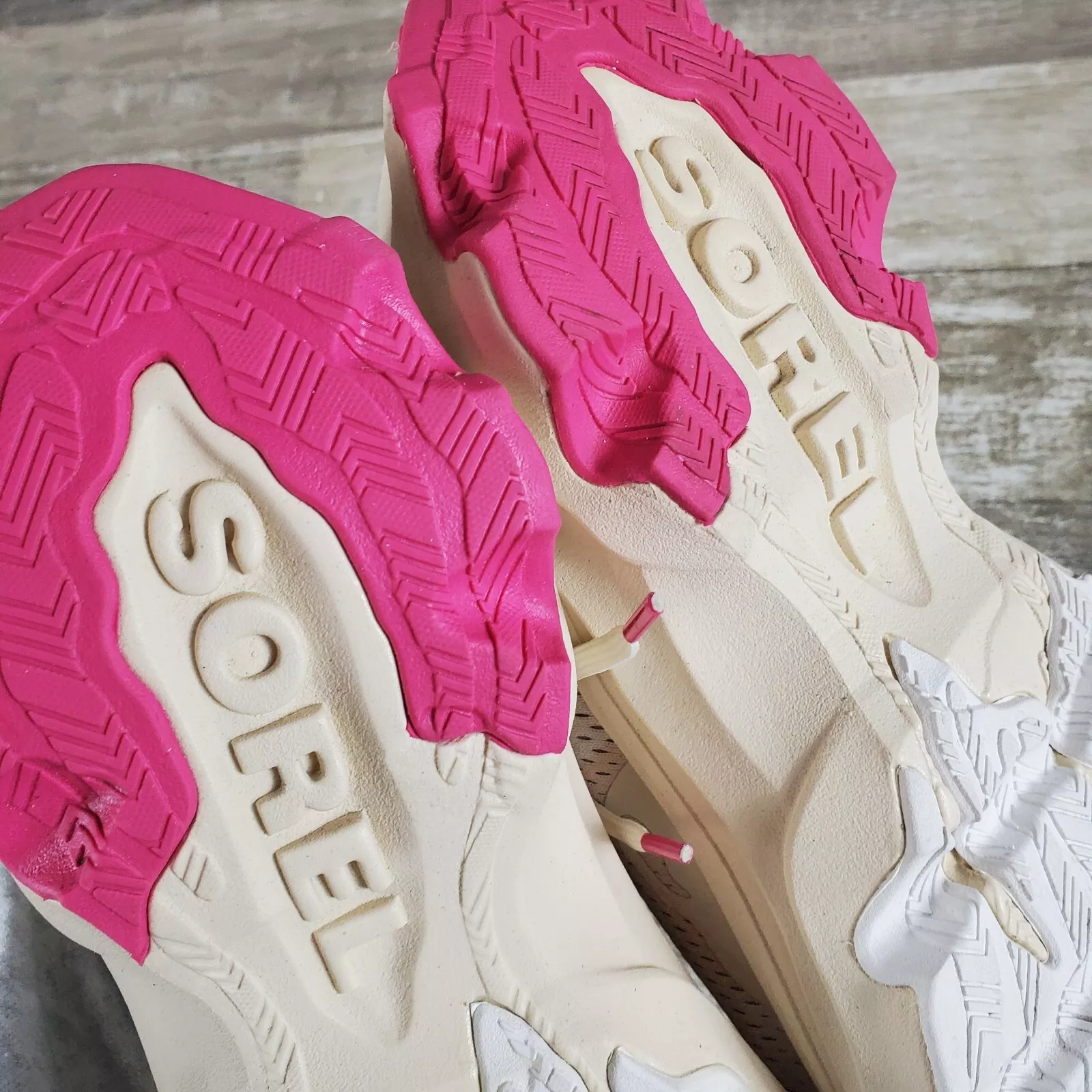sorel kinetic breakthru day lace fizz sneakers shoes