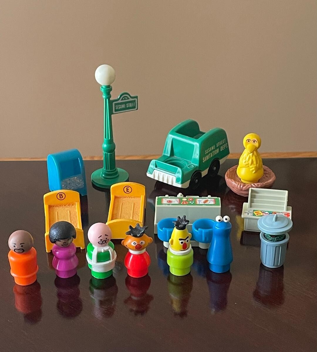 Vintage Fisher Price Sesame Street Playhouse 938 Figures and Accessories