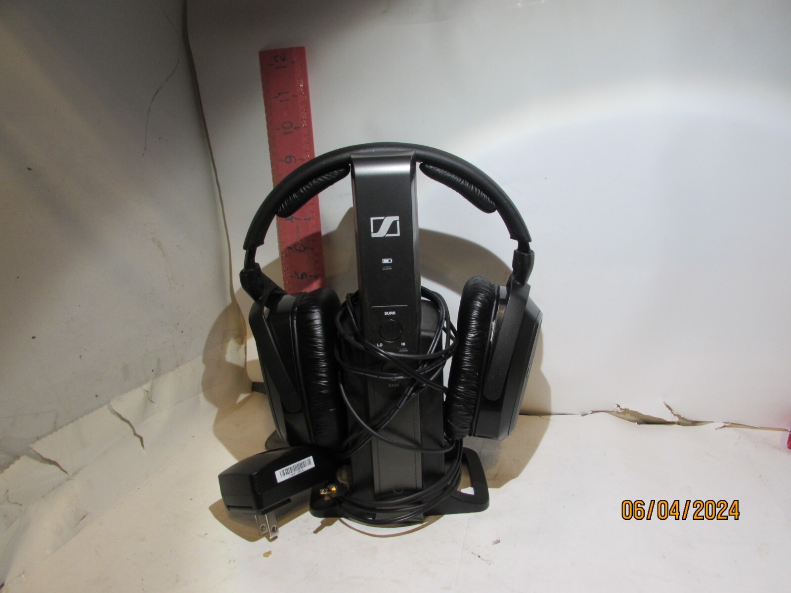 SENNHEISER TR 175 WIRELESS HEADPHONES WORK FINE WITH FRESH BATTERIES