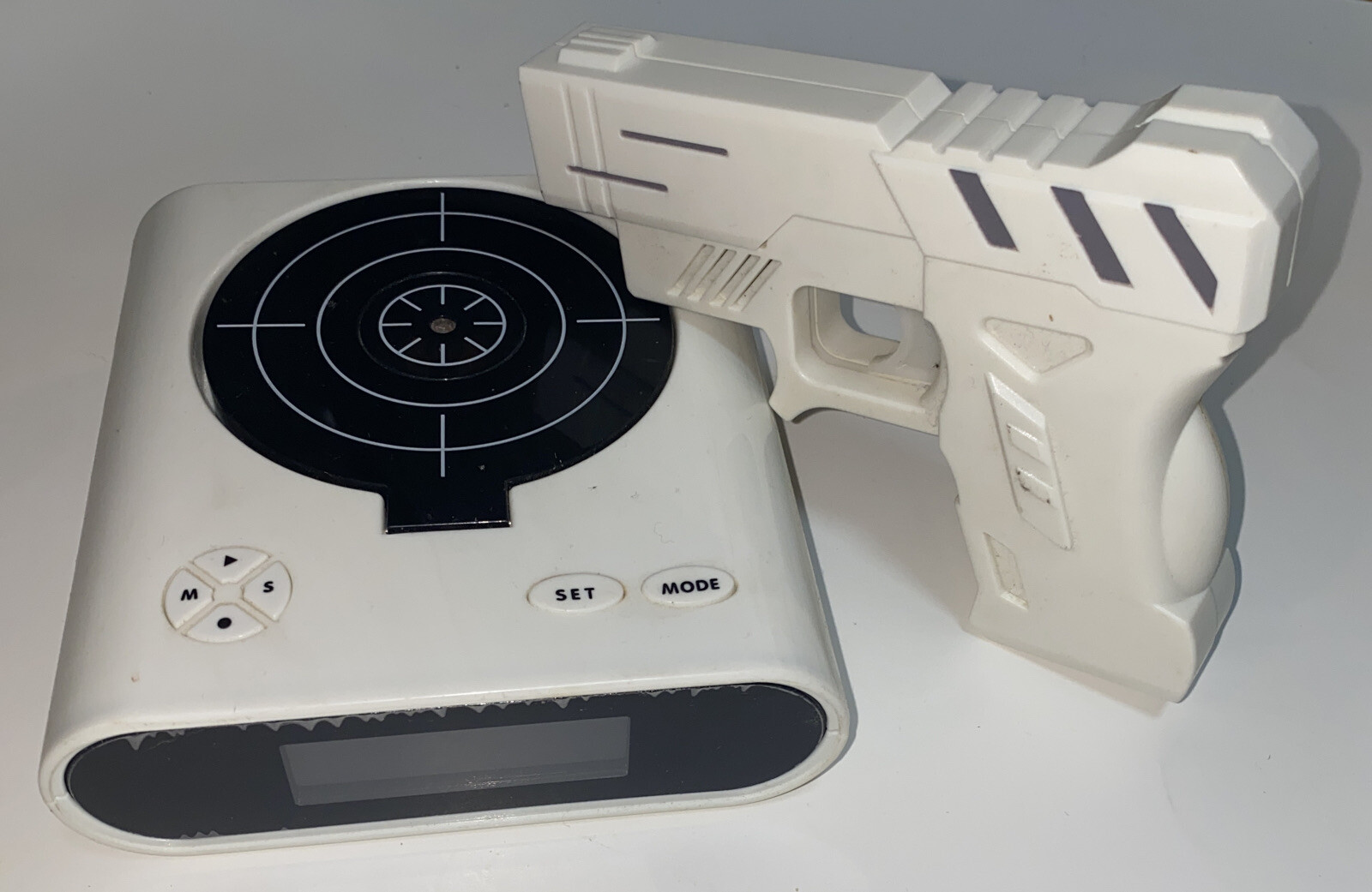 Gun alarm clock photo Gun alarm clock featured image