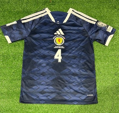 SCHOTTLAND gegen DÄNEMARK HEIMTRIKOT MCTOMINAY 4 WM-AUFNÄHER UND SPIELDETAILS