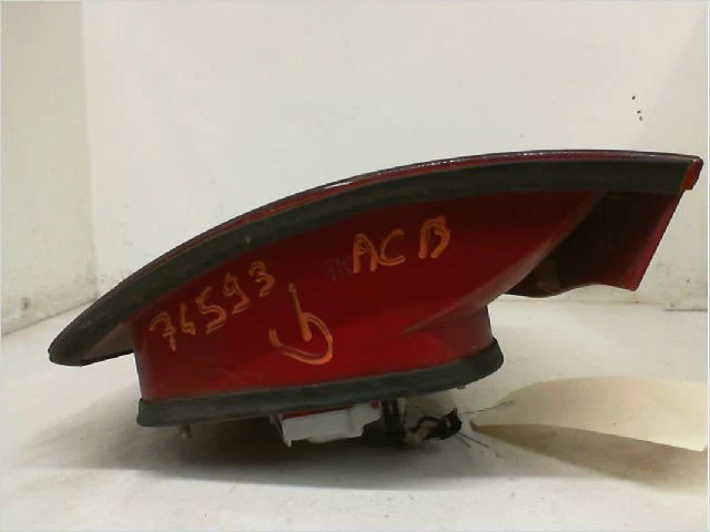 Piloto Trasero Izquierdo De Ocasión SKODA FABIA I Fase 1 COMBI - 1.4 TDI 75cv - - Imagen 2 de 4