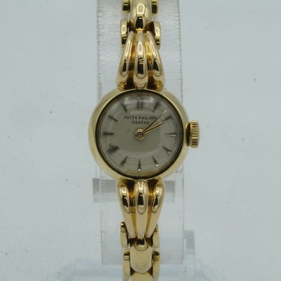 PATEK PHILIPPE GENEVE DAMEN UHR 19MM 18K 750 GOLD REF: 3036 HANDAUFZUG