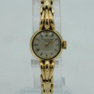 PATEK PHILIPPE GENEVE DAMEN UHR 19MM 18K 750 GOLD REF: 3036 HANDAUFZUG - Bild 1 von 4