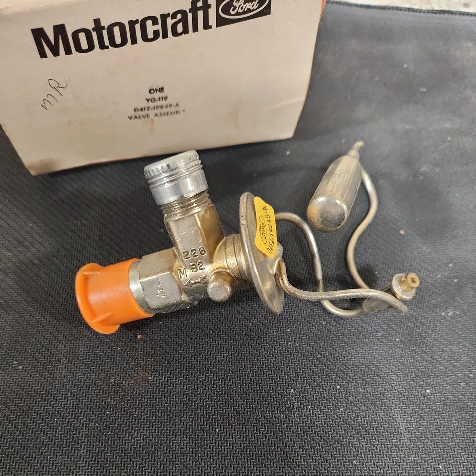 NOS 1974 1975 FORD MUSTANG II 1975 BOBCAT PINTO AIR CONDITIONING EXPANSION VALVE - Image 4 of 4