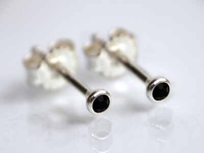 925 ECHT SILBER *** Winzig kleine Ohrstecker Zirkonia schwarz  2,5 mm