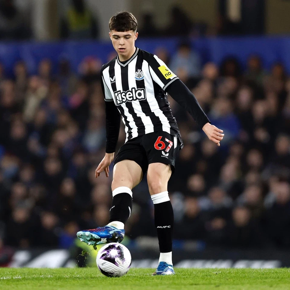 ️🔥2023 Topps Premium Crystal Lewis Miley ROOKIE Auto /5 Newcastle UNIQUE 🔥 - Photo 4/4