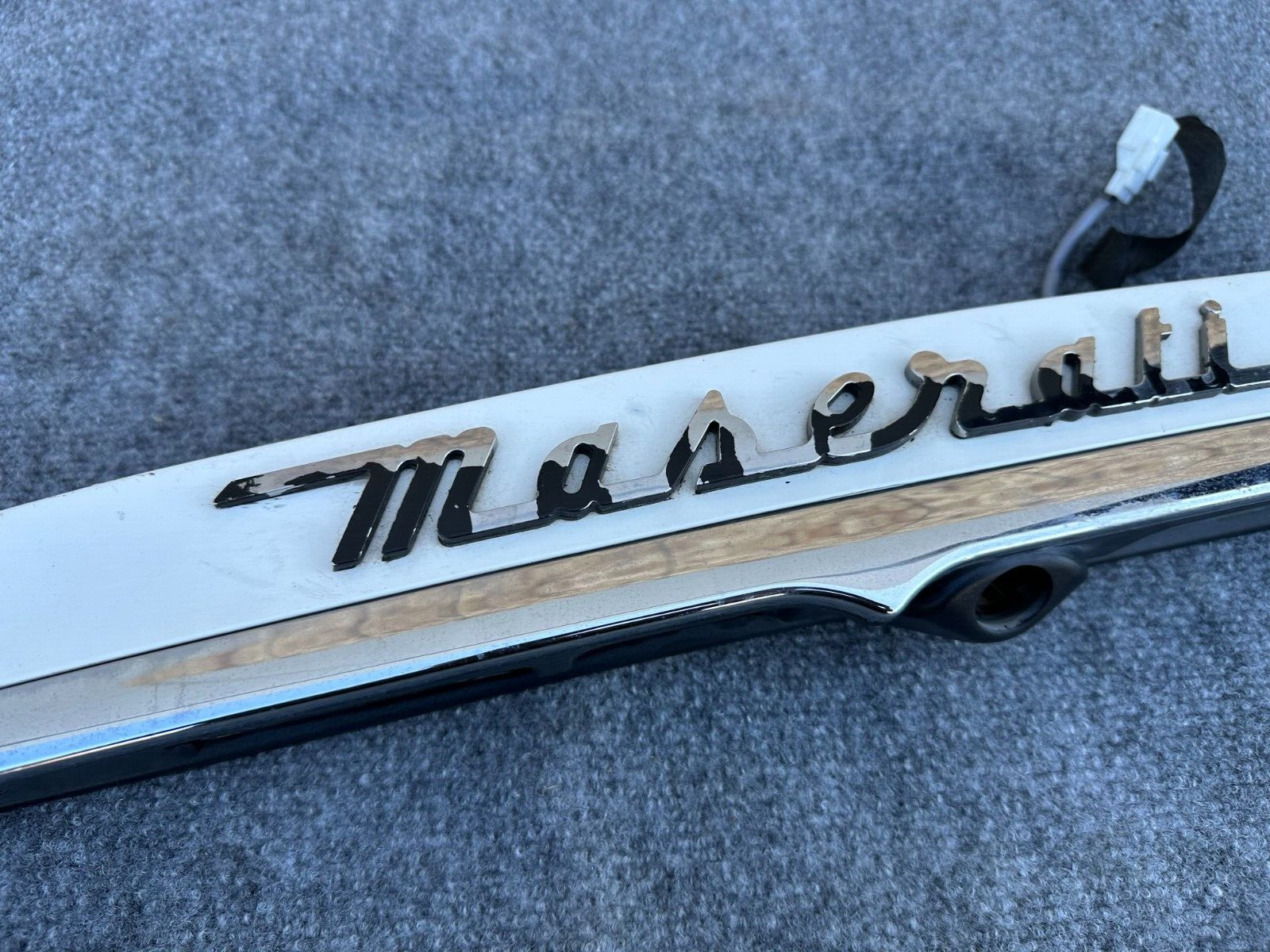 TRUNK MOLDING TRIM PANEL OEM 74K 14-20 MASERATI GHIBLI Q4