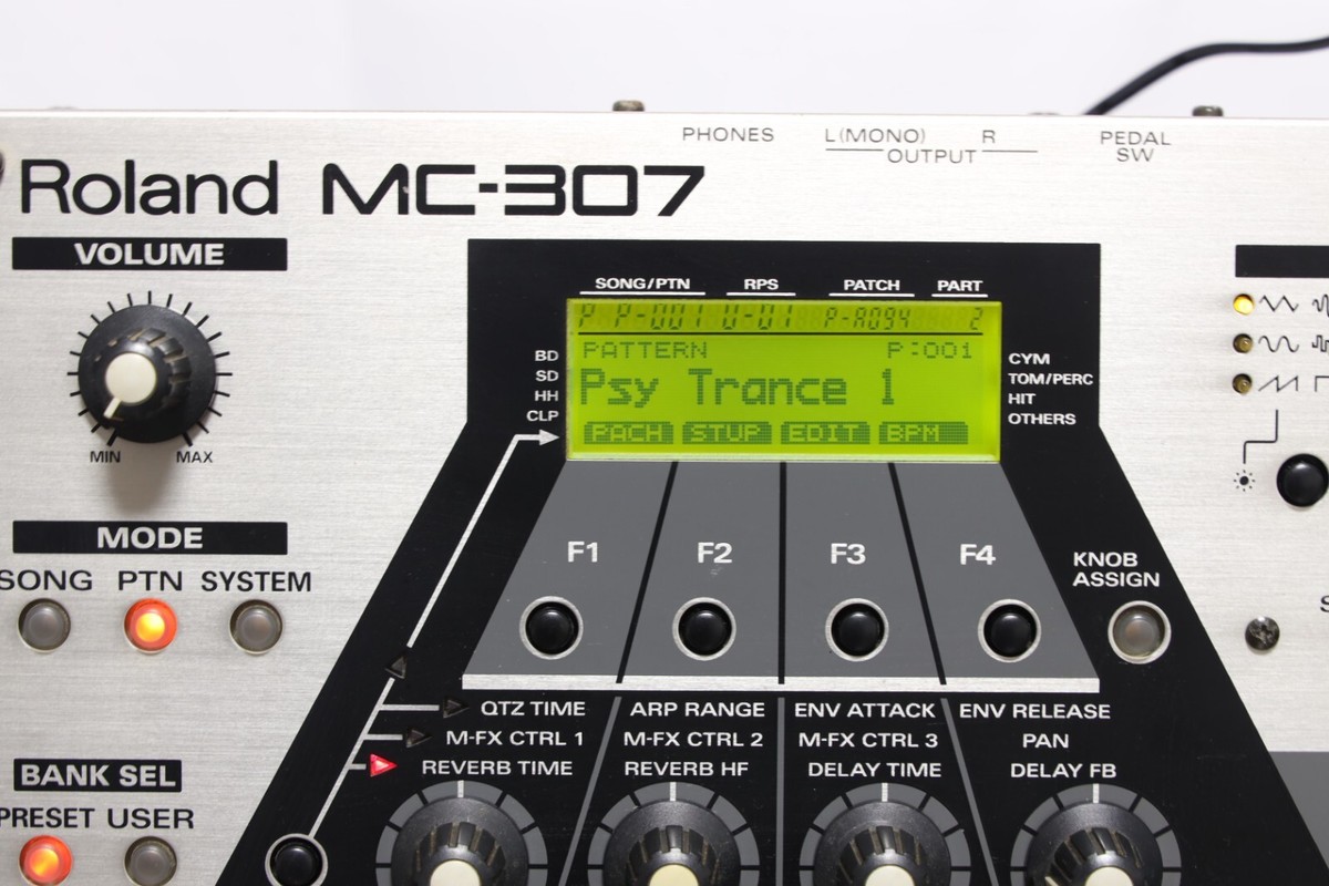 Roland MC-307 Groovebox Repaired Drum/Rhythm Machine