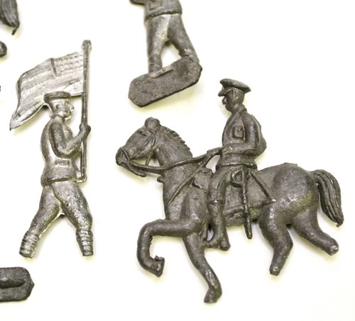Vintage 7 lead soldiers WWII US Flag 1930's made with Rapaport Bros DIY kit - Picture 3 of 6