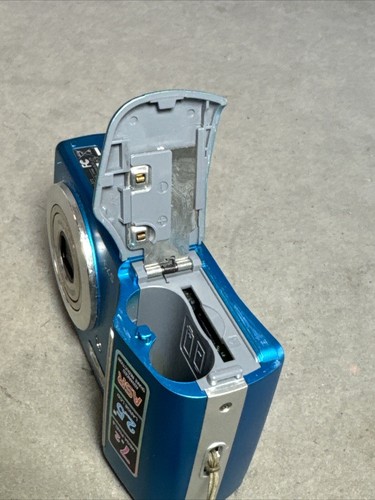 Samsung Digimax S73 7.2MP Digital Camera w/ 3x Optical Zoom -Blue For Parts - Picture 8 of 11