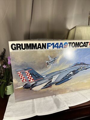 New COMPLETE TAMIYA Rare #6301 Grumman F-14 A TOMCAT 1:32 Model