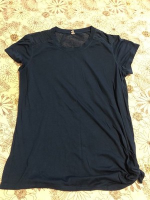 Old Navy Active medium go-dry womens 