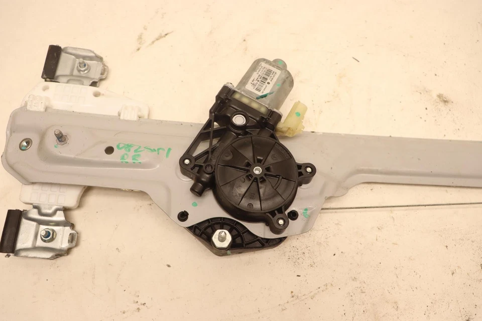 Chevy Silverado 1500 2014-2019 puerta trasera derecha ventana regulador motor OEM Foto 4 de 4