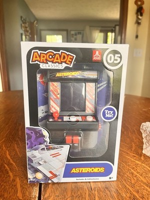 ARCADE CLASSICS ASTEROIDS 05 HANDHELD GAMES ATARI TABLE VINTAGE NEW FUN GIFT