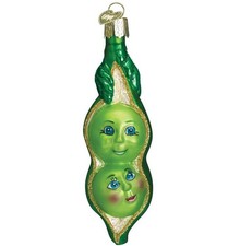 Two Peas in a Pod Old World Christmas Blown Glass Ornament FREE BOX 28041 New