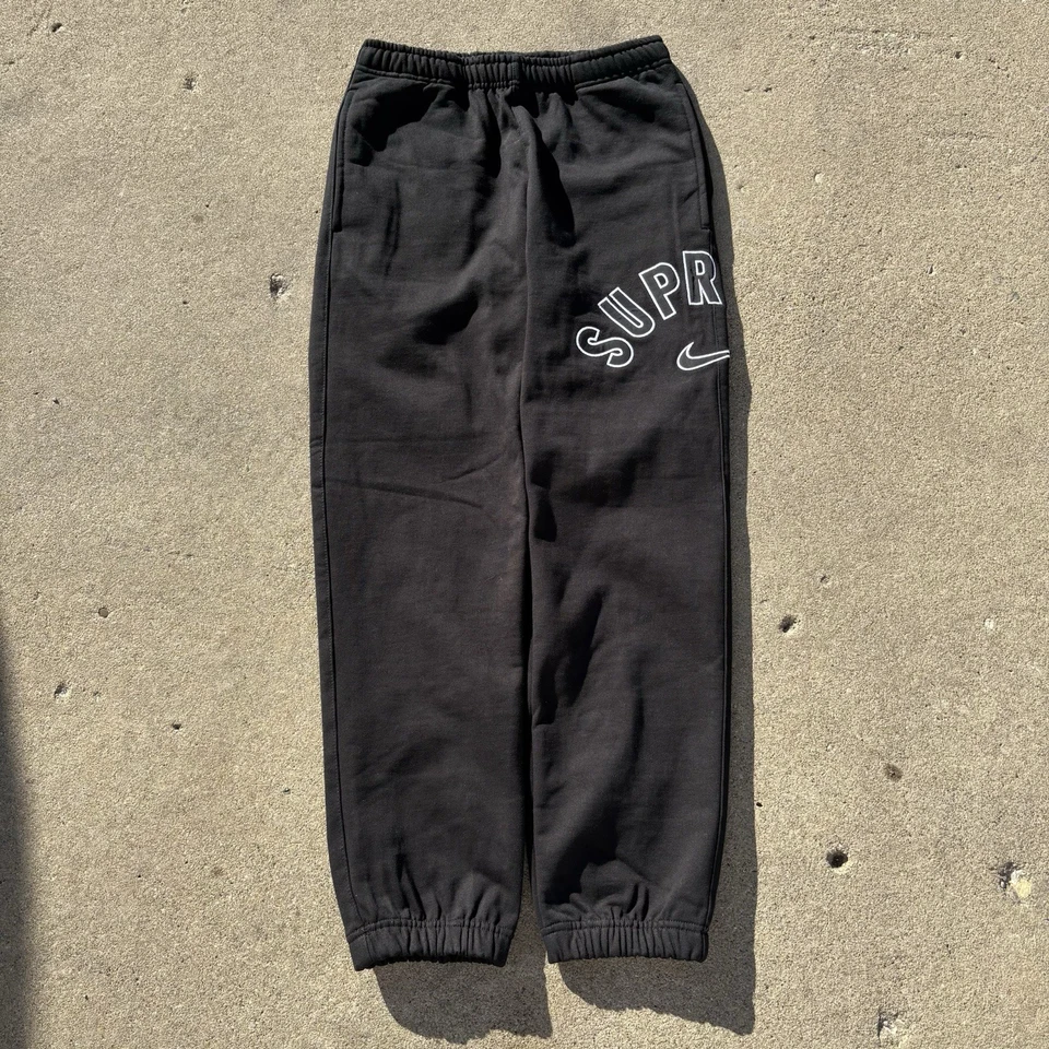 Pantalones deportivos Supreme x Nike negros talla mediana Foto 3 de 4