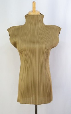Authentic ISSEY MIYAKE Beige Pleats High Neck Sleeveless Top 108 9169