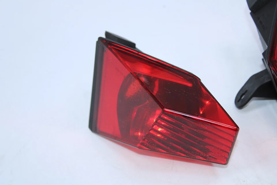 Luz de freno trasera Can-Am Spyder RS Roadster SE5 2011 710000869 Foto 2 de 4