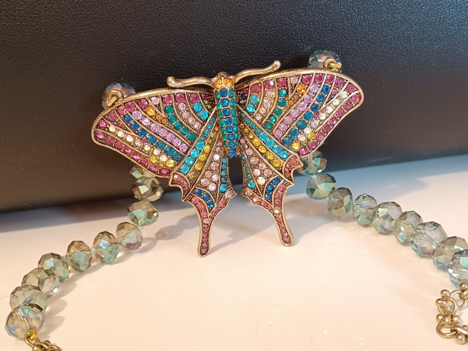 Collier Papillon strass multicolores Heidi Daus pour vos soirées - 2