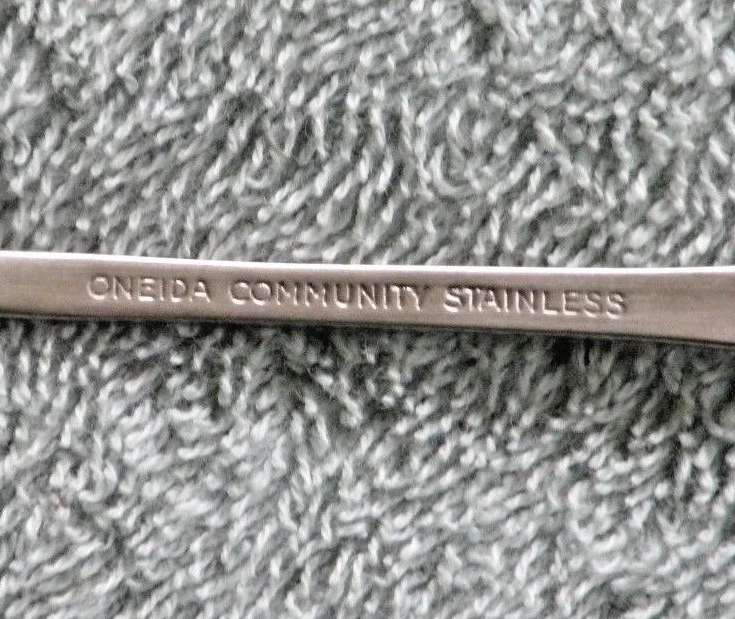 Cubiertos/cubiertos de acero inoxidable satinado Patrick Henry Oneida Community - ELECCIÓN Foto 2 de 2