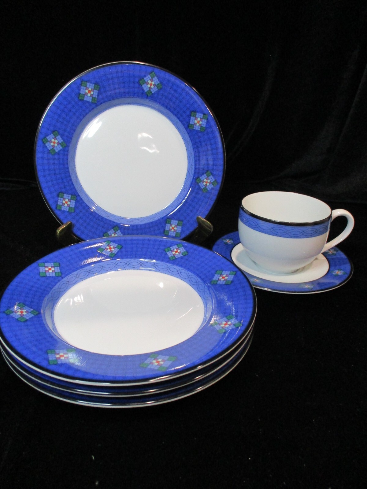 DANSK NINE PATCH QUILTING GREEN PURPLE PATCHES ON BLUE 4 BREAD PLAT 1