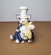 Amy Lacombe Whimsiclay Cat Chef Holding Fish Spotted Figurine 2001 - READ 