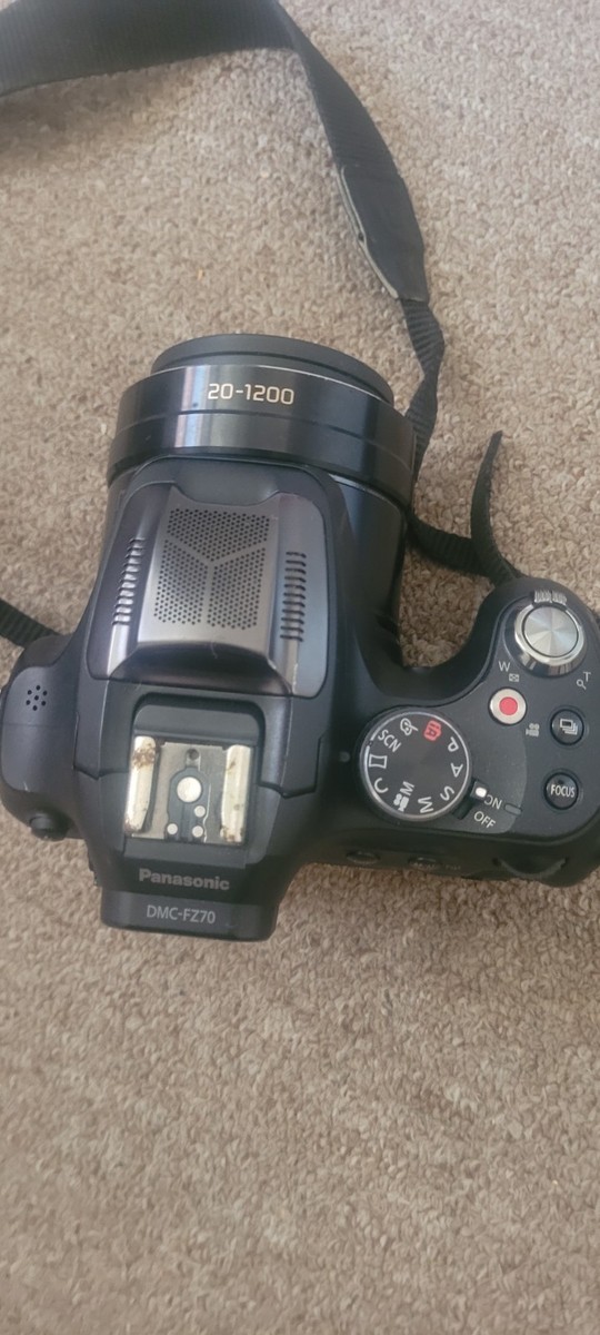 Panasonic LUMIX DMC-FZ70 / DMC-FZ72 16.1MP Digital Camera - Black