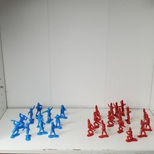 Lot of 26 Marx Plastic Soldiers Red British Blue American Vintage Army Issues