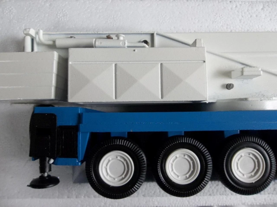 Brand New in Box Conrad 2077A Krupp 250 GMT Blue ANTHONY Mobile Crane 1:50 scale - Image 2 of 4