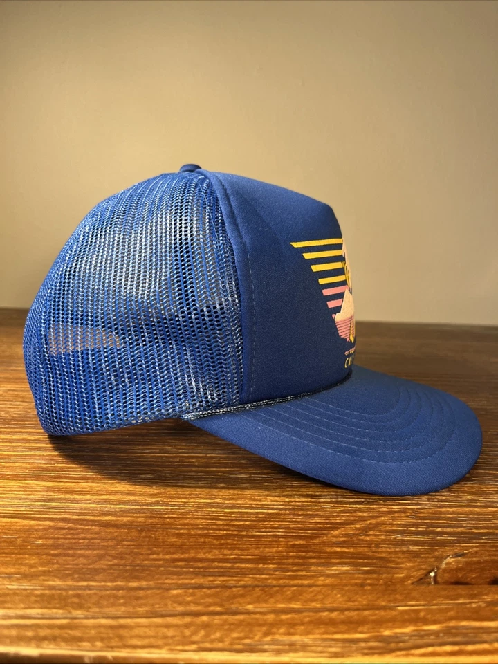 Sombrero de cuerda vintage de camionero de California azul con palmeras rosas/amarillas Foto 2 de 4