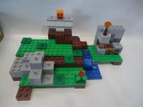 Lego (21123) Minecraft, The Iron Golem, Used, 100% Complete With manual and Box