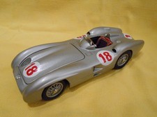 MAGNIFIQUE ET RARE MERCEDES BENZ W196 R AU 1/24 ème DE LA MARQUE FRANKLIN MINT