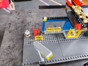 LEGO CITY 4645 HARBOUR LE PORT VGC