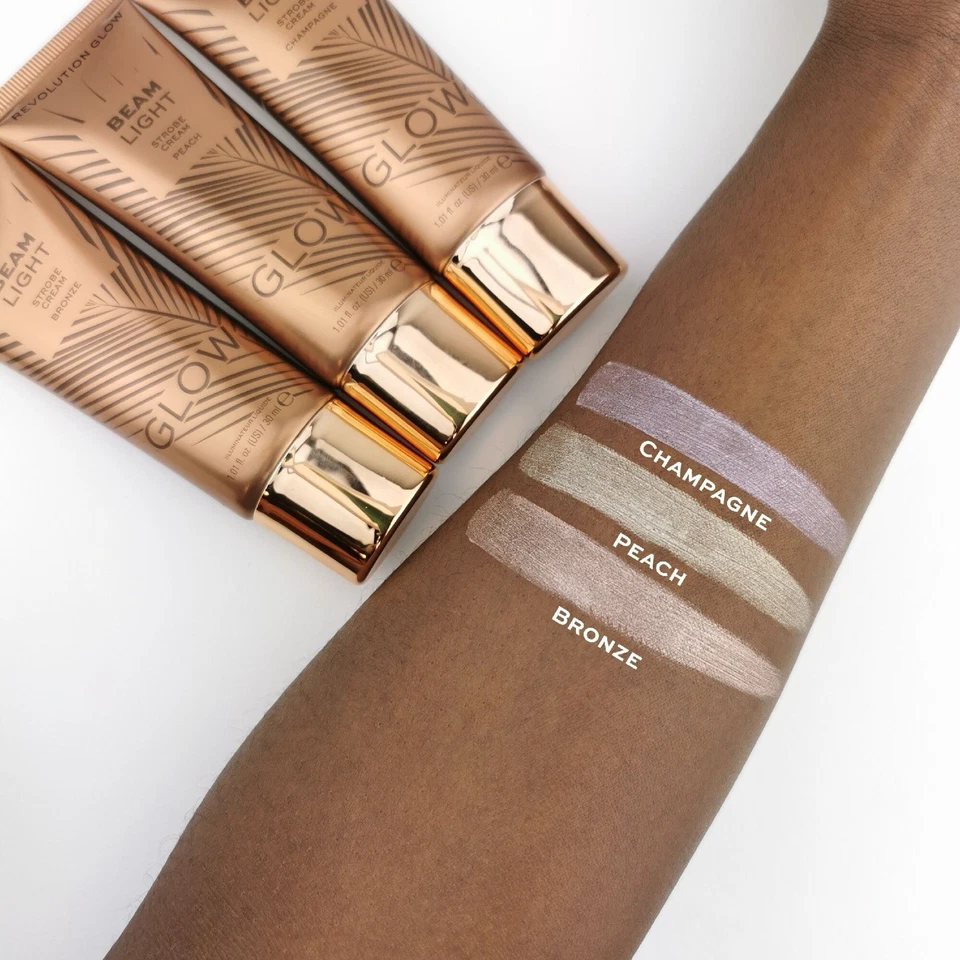 Creme estroboscópico Makeup Revolution Glow Beam Light - PEACH 1,01 fl. oz. - Pacote com 3 - Imagem 2 de 3