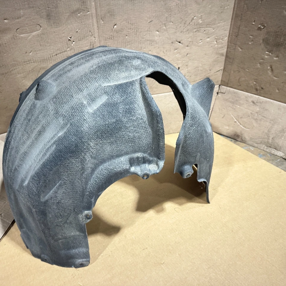 2018-2023 BMW 530e REAR RIGHT PASSENGER SIDE QUARTER LINER SPLASH SHIELD OEM - Image 2 of 4