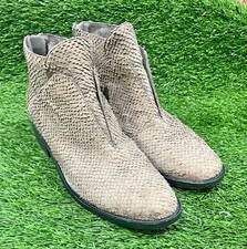 Eileen Fisher TUCK2-LT Embossed Leather Beige Colored Booties Sz 7.5