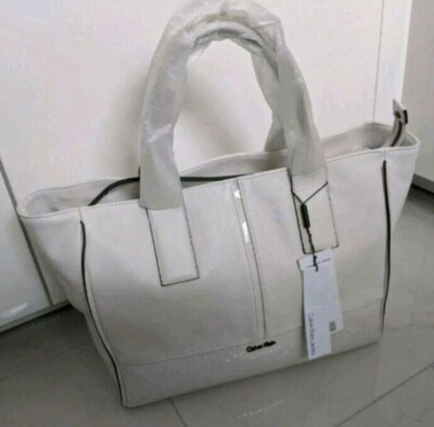Neue unbenutzte Calvin Klein Tasche ''Maddie Large Tote Bag'' weiss, mit Etikett