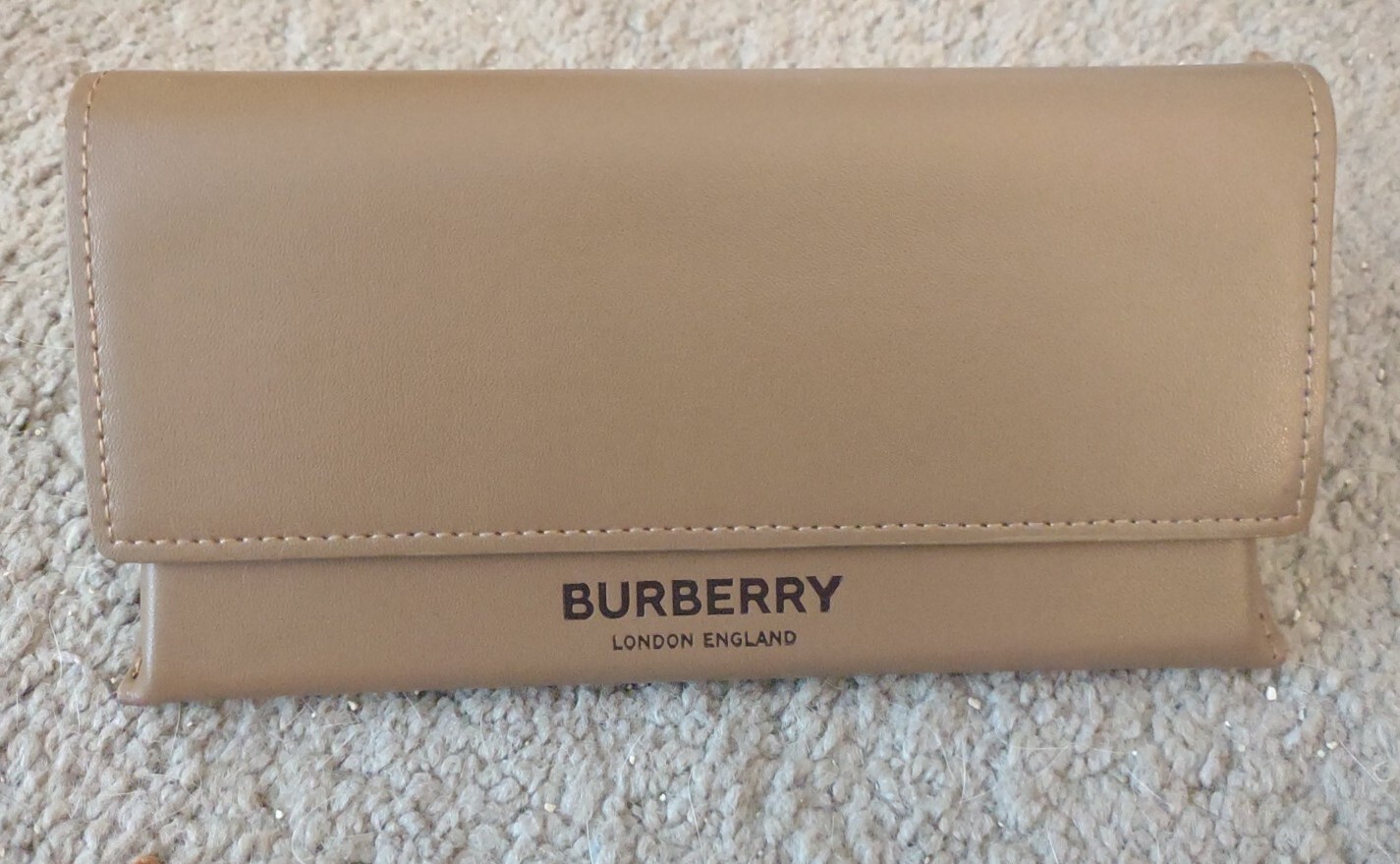 Burberry London England-Camel Brown Flip Top -Eyeglass-Sunglass Case