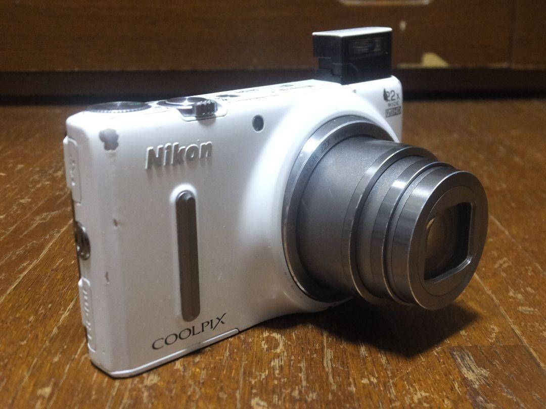 【美品】ニコン COOLPIX S9600 ホワイト Amazon | Nikon(ニコン) COOLPIX S9600 WH (1605万画素／22倍