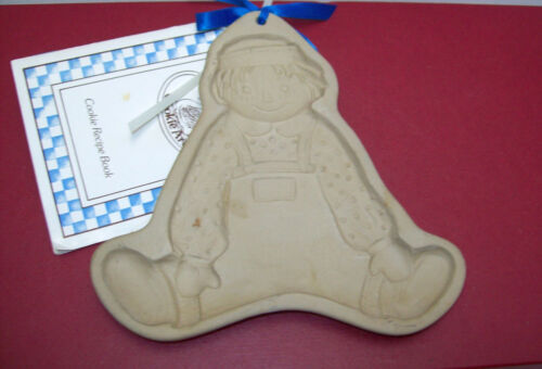 Raggedy Andy Brown Bag Cookie Art 1986 BAKING Mold Press Stoneware USA Recipes - Picture 1 of 8