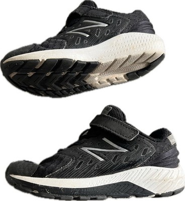 New Balance Schuhe Gr. 26,5