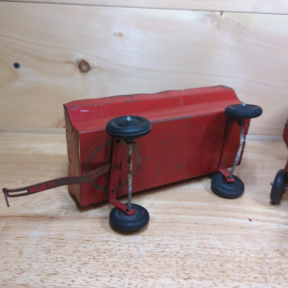 Vintage ERTL Red Flare Box Wagon Farm Toy Set Of 2 - Image 4 of 4